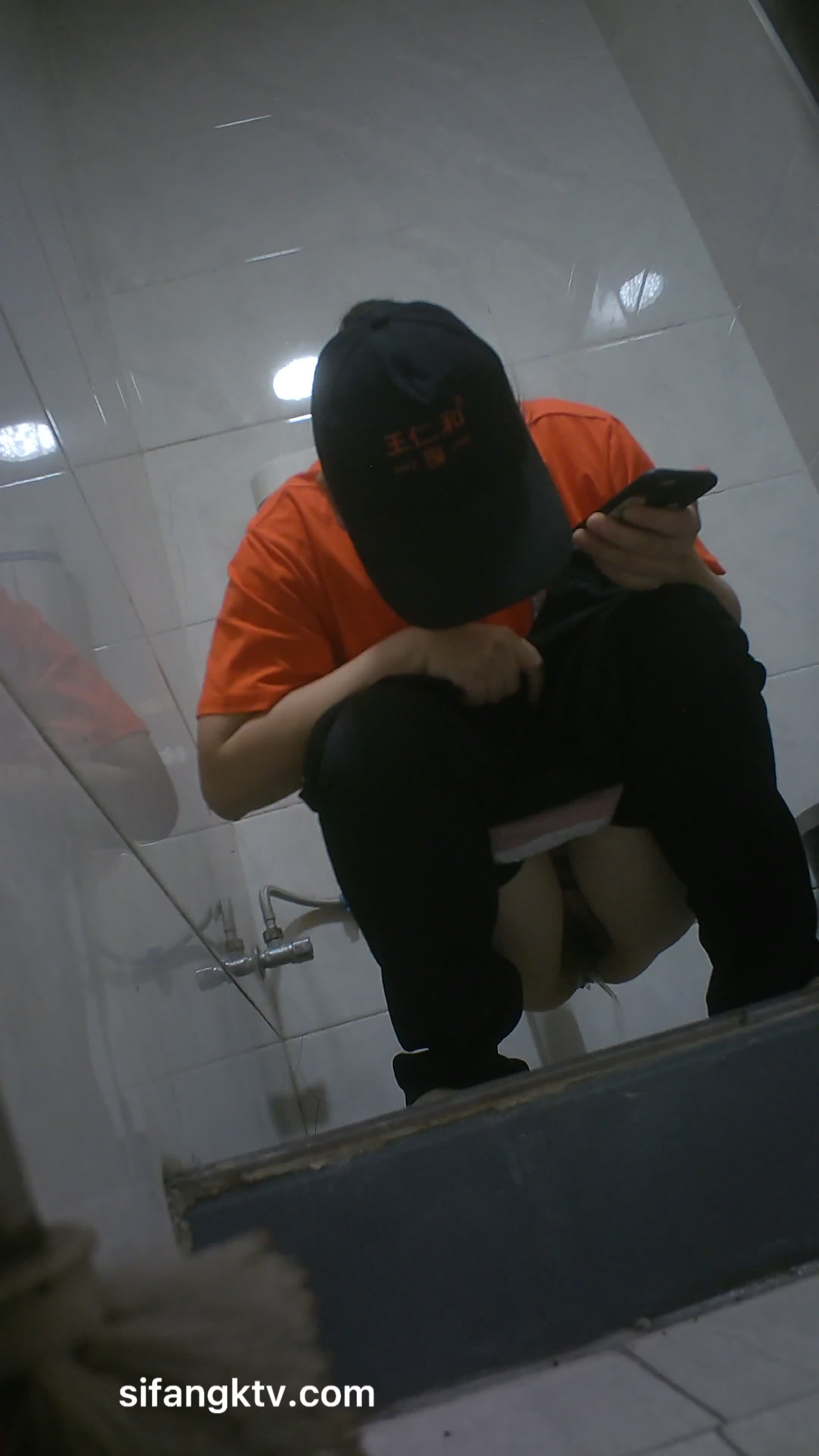 ★☆福利分享☆★大神潜入直播基地偷拍多位美女主播嘘嘘好多极品嫩鲍