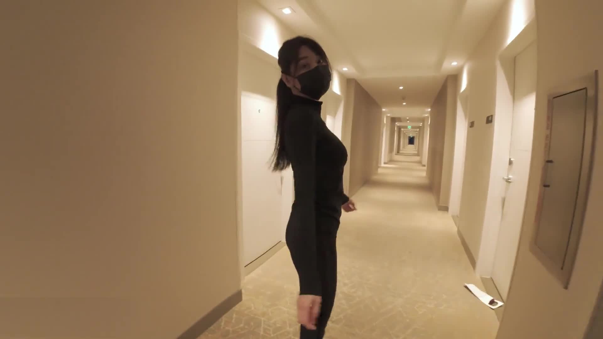 kcf9.com-潮喷淫娃御姐〖小水水〗夜跑变成了约炮 被自己的学生肏的直喊救命 黑丝网袜美腿肩上扛 粉嫩小穴爆操