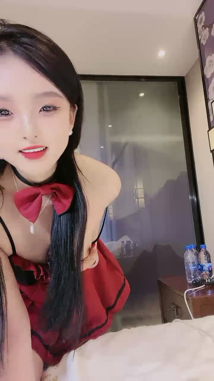 新人下海网红妹妹！酒店炮友激情操逼！特写小嘴吃JB，3小时激情不断操