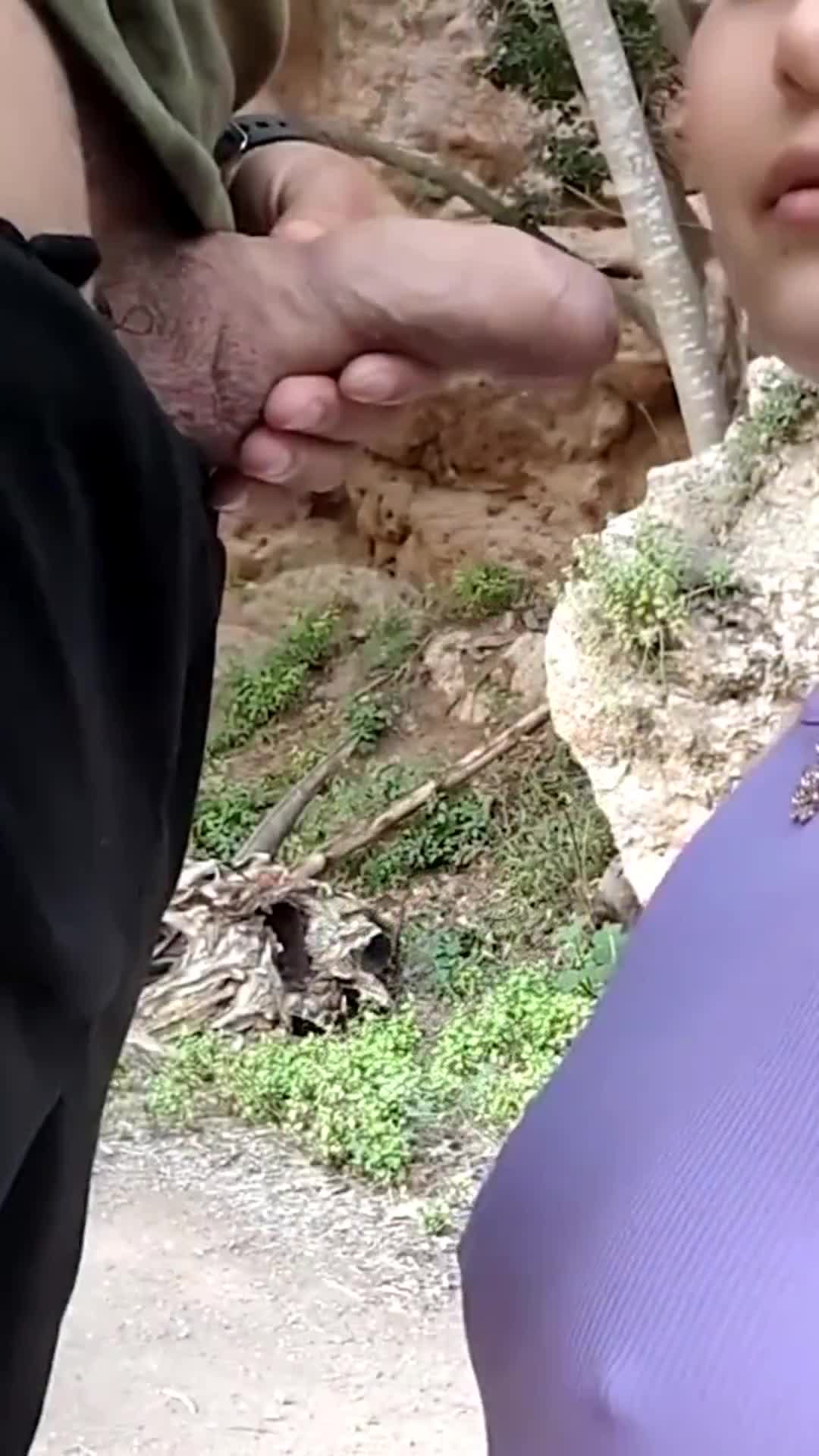 kcf9.com-熟女人妻吃鸡啪啪 身材丰腴白皙 大白天光着大肥屁屁在野外小路上就开车 口爆吃精