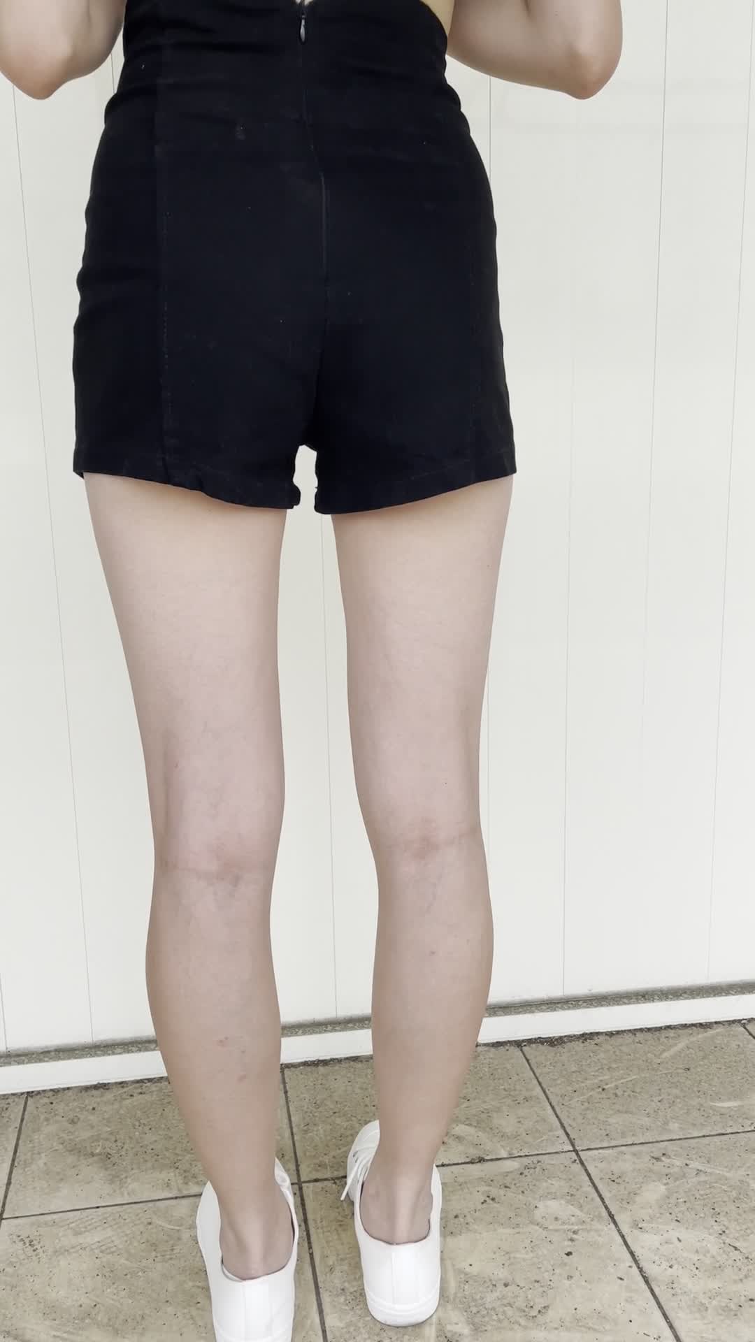 ★☆全网推荐☆★《嫩模私拍泄密》学院派系列！全是极品美乳长腿清纯大学生美眉，换衣时被偸拍摄影师加钱对着大长腿撸射无水4K原版全套 (3)