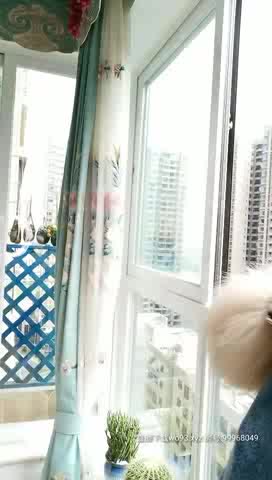 重庆妹子到农村挑逗大叔摸逼 野外撒尿露大白肥臀 掰穴发骚