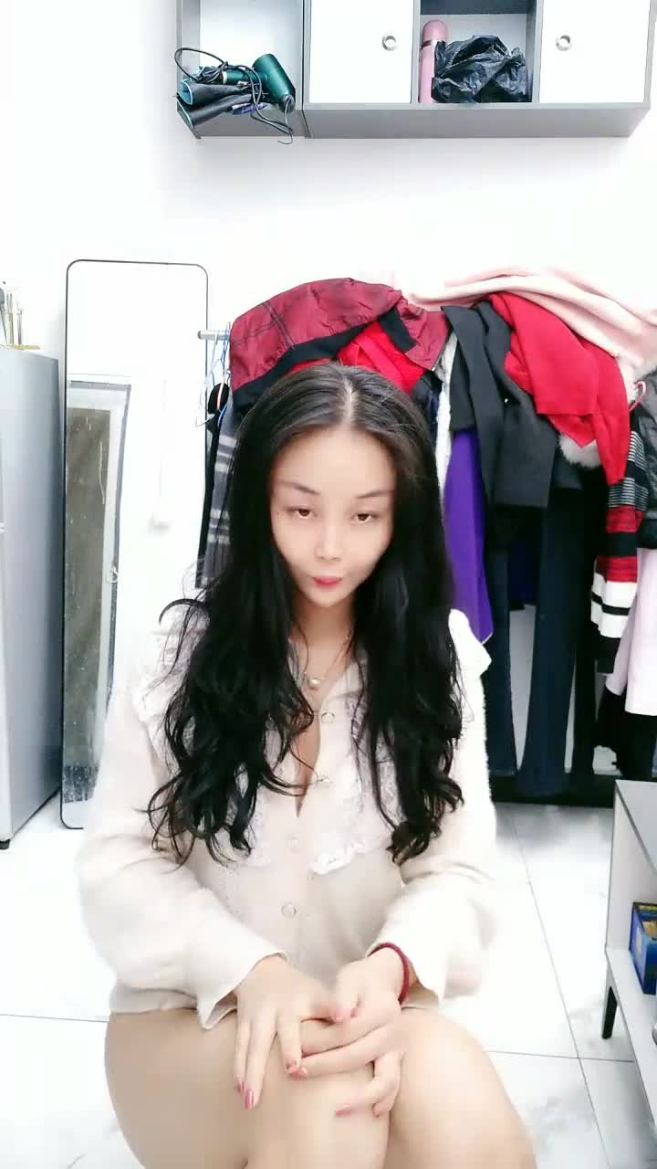 丝袜高跟长腿御姐【长腿嫩模】每天骑乘位啪啪榨干男友【30v】 (29)