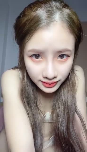 性感女神【小秘书】不输明星的性感女神~神似杨幂~精彩自慰【15V】 (14)