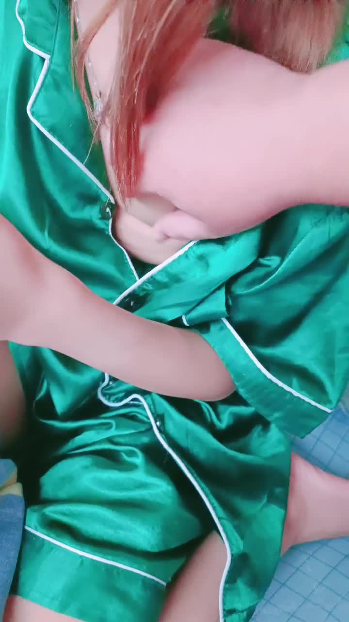 宿舍集体淫乱【大魔王女生宿舍】美女多多~多位女神被干~轮流被操~粉嫩鲍鱼【63V】 (39).MP4