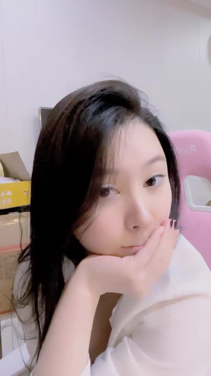 脸蛋超级美~网红脸~超骚超性感【哈哈】极致诱惑~揉穴自慰【16V】 (15)