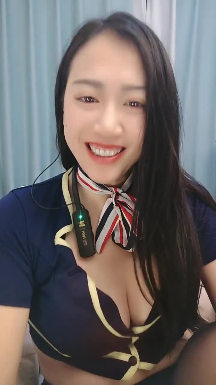 眼镜女学生!【小狐狸520】 ~裸舞~道具自慰~喷水【10v】 (7)