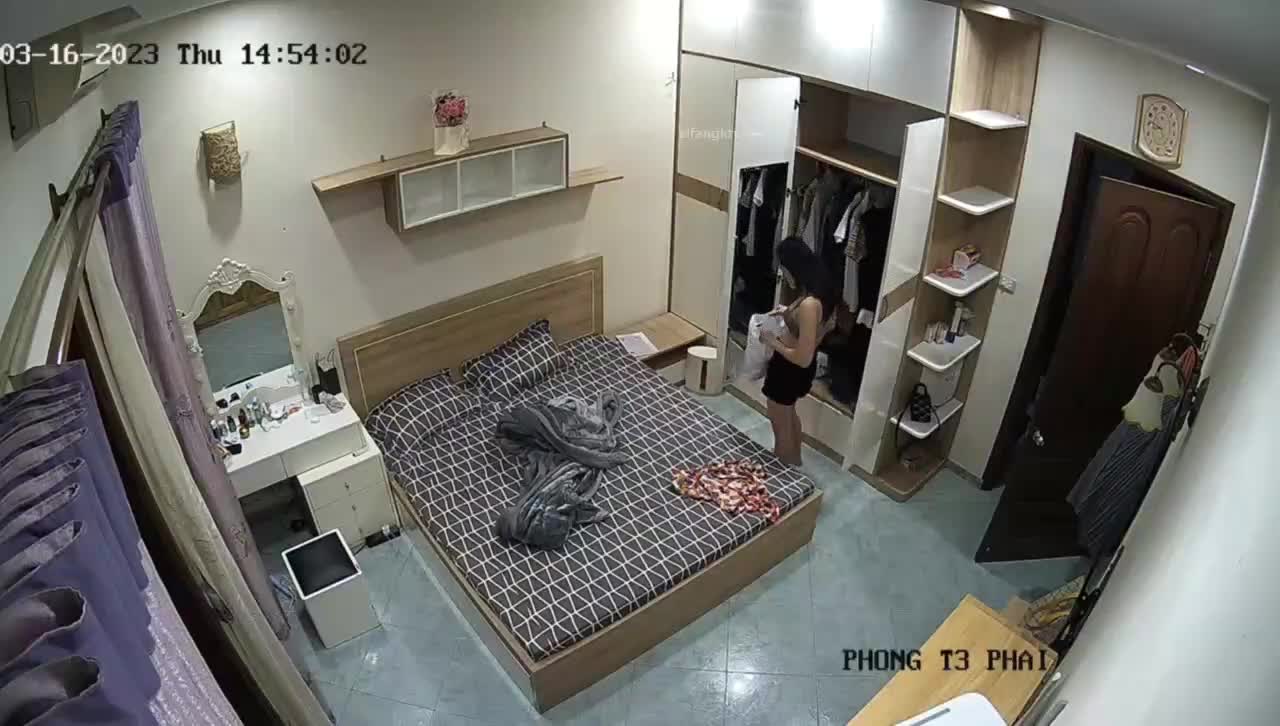 外网最新收集【家庭摄像头】偷拍小情侣居家啪啪更衣合集【54v 】 (30)