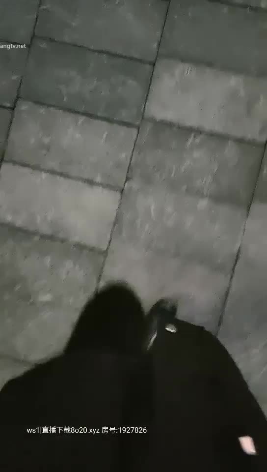 勾搭按摩男技师啪啪【霸道户外悠悠】跳弹自慰 在公共厕所被后入啪啪【25v】 (1)