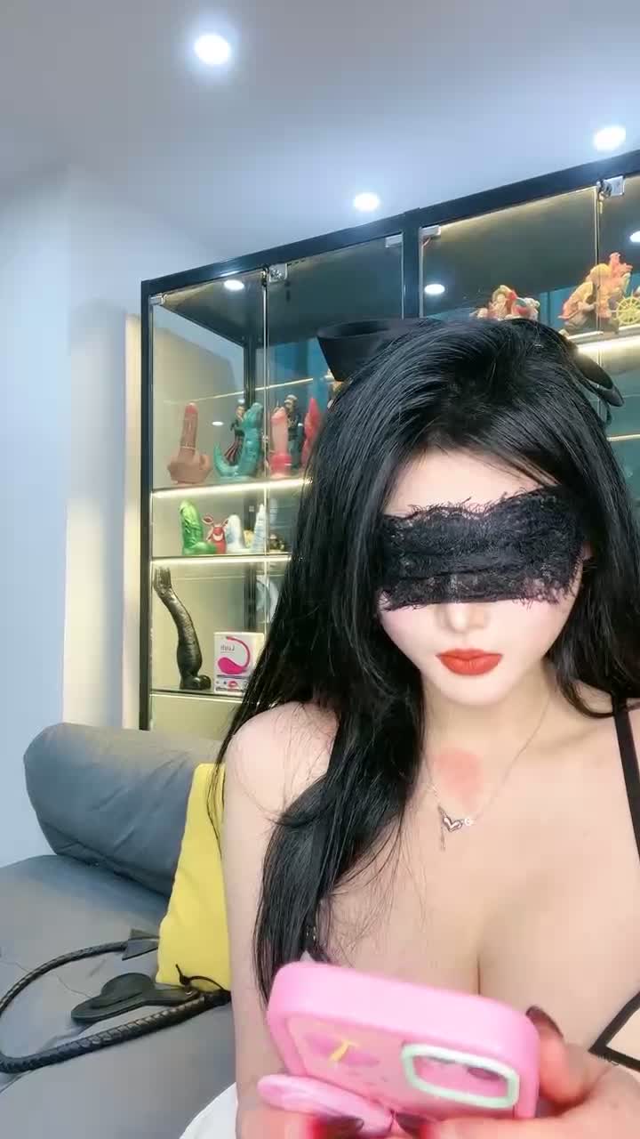 蜜桃臀女神【不骚不要钱】无敌肥臀~粉嫩鲍鱼~【32V】 (30)