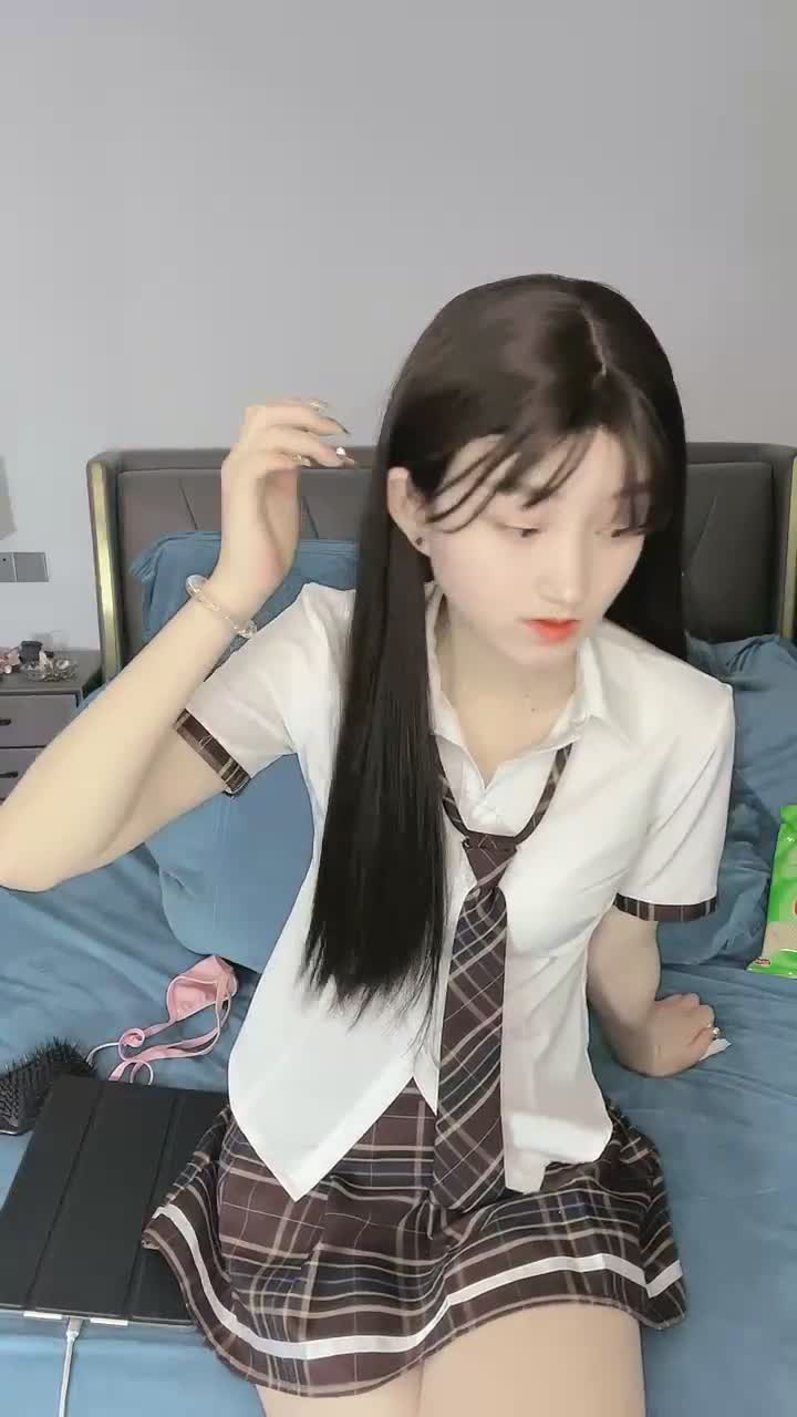 【你的04年小情妇】清纯女神~小鸡鸡战况激烈~无套啪啪双道具狂插【65V】 (63)