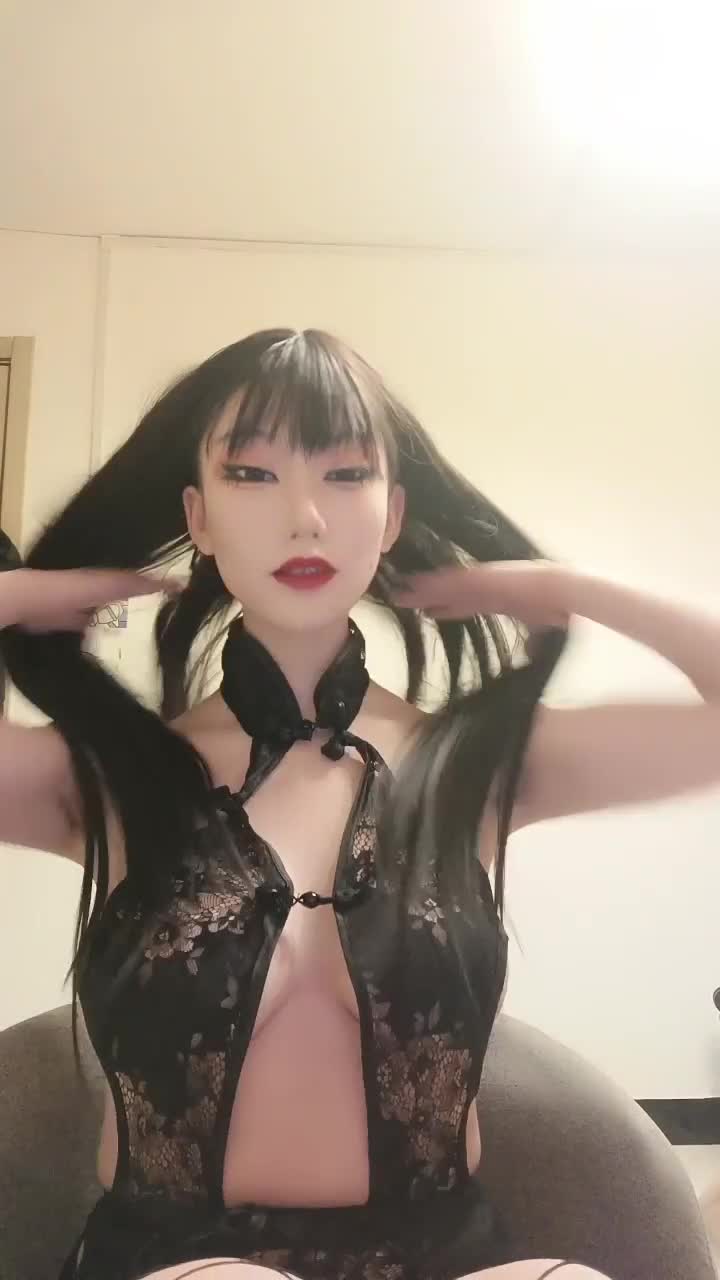 极品长腿大学生【镜宝】舞蹈主播~黑丝诱惑~妖艳裸舞秀【19v】 (13)