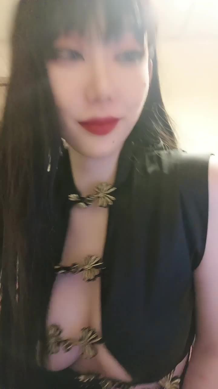 极品长腿大学生【镜宝】舞蹈主播~黑丝诱惑~妖艳裸舞秀【19v】 (15)