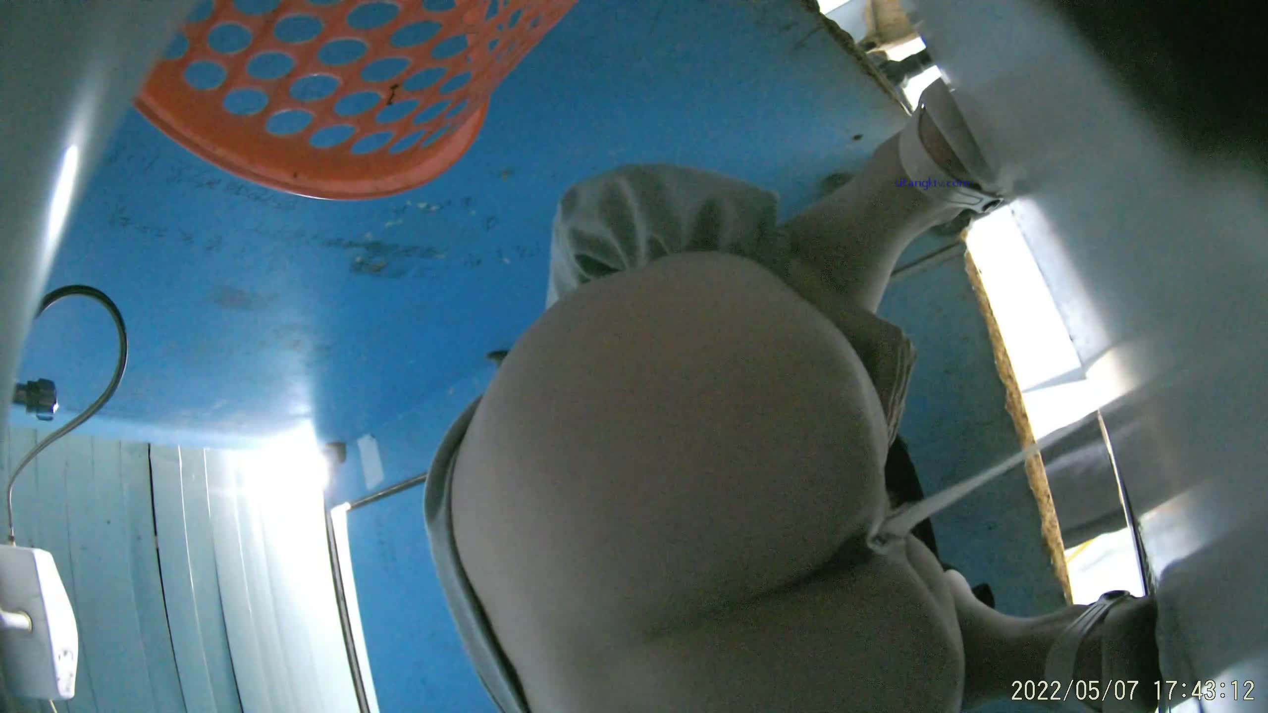 某房流出【商场女厕全景后拍】少妇 小姐姐 拉屎撒尿合集【296V】 (29)