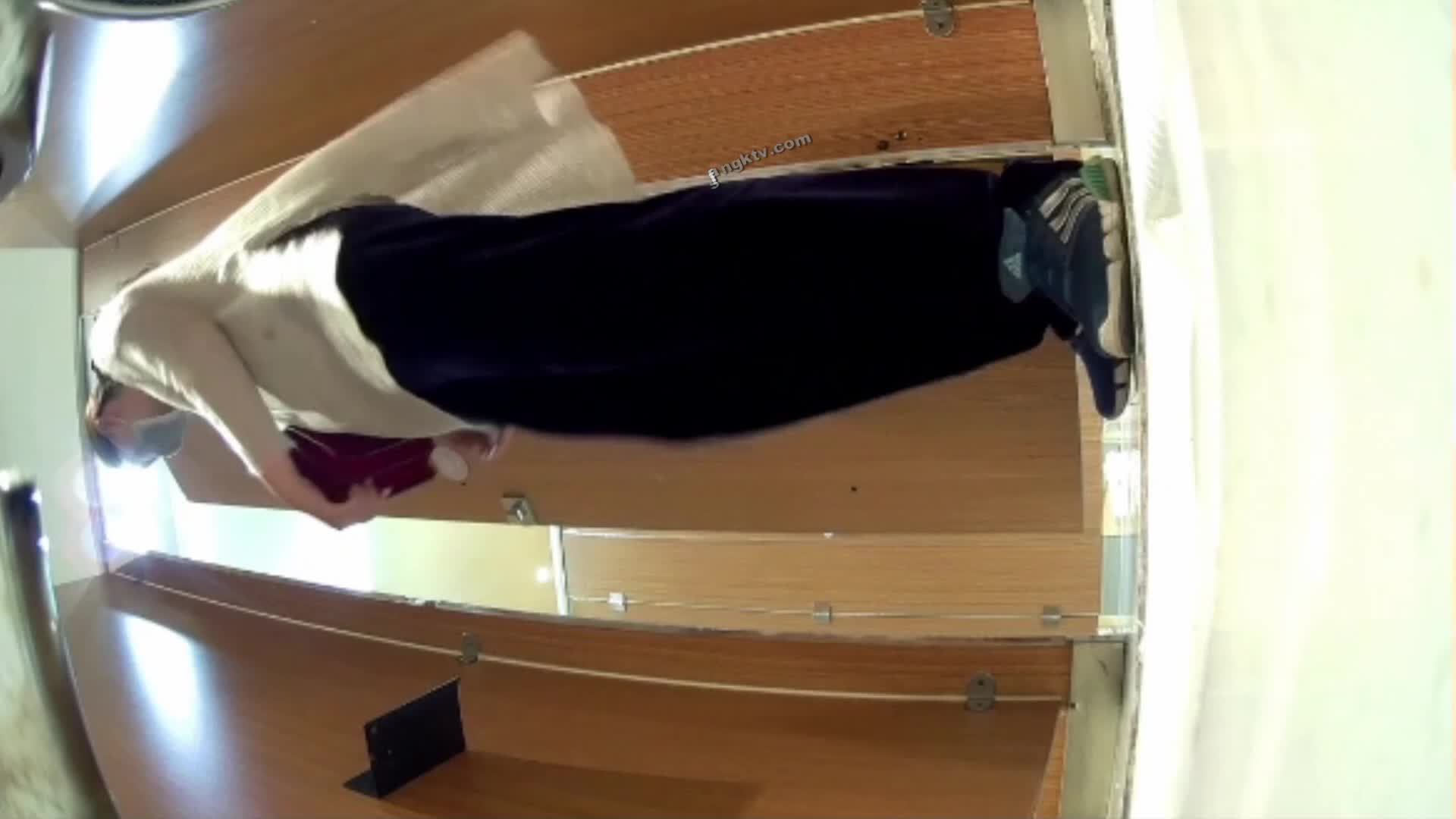 某房流出【商场女厕全景后拍】少妇 小姐姐 拉屎撒尿合集【296V】 (219)