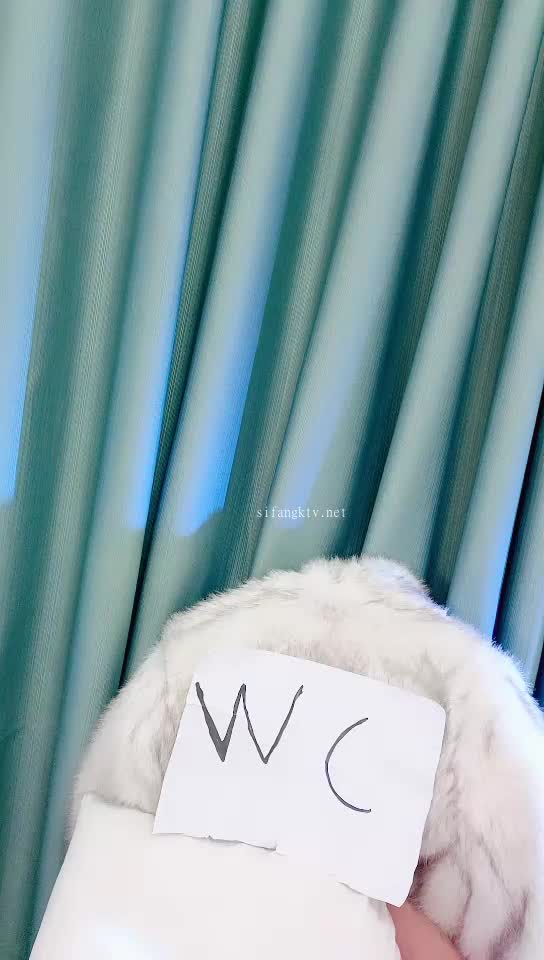 【伊水水】完美身材~奶子真的太美了~长腿丝袜~诱惑【10V】 (8)