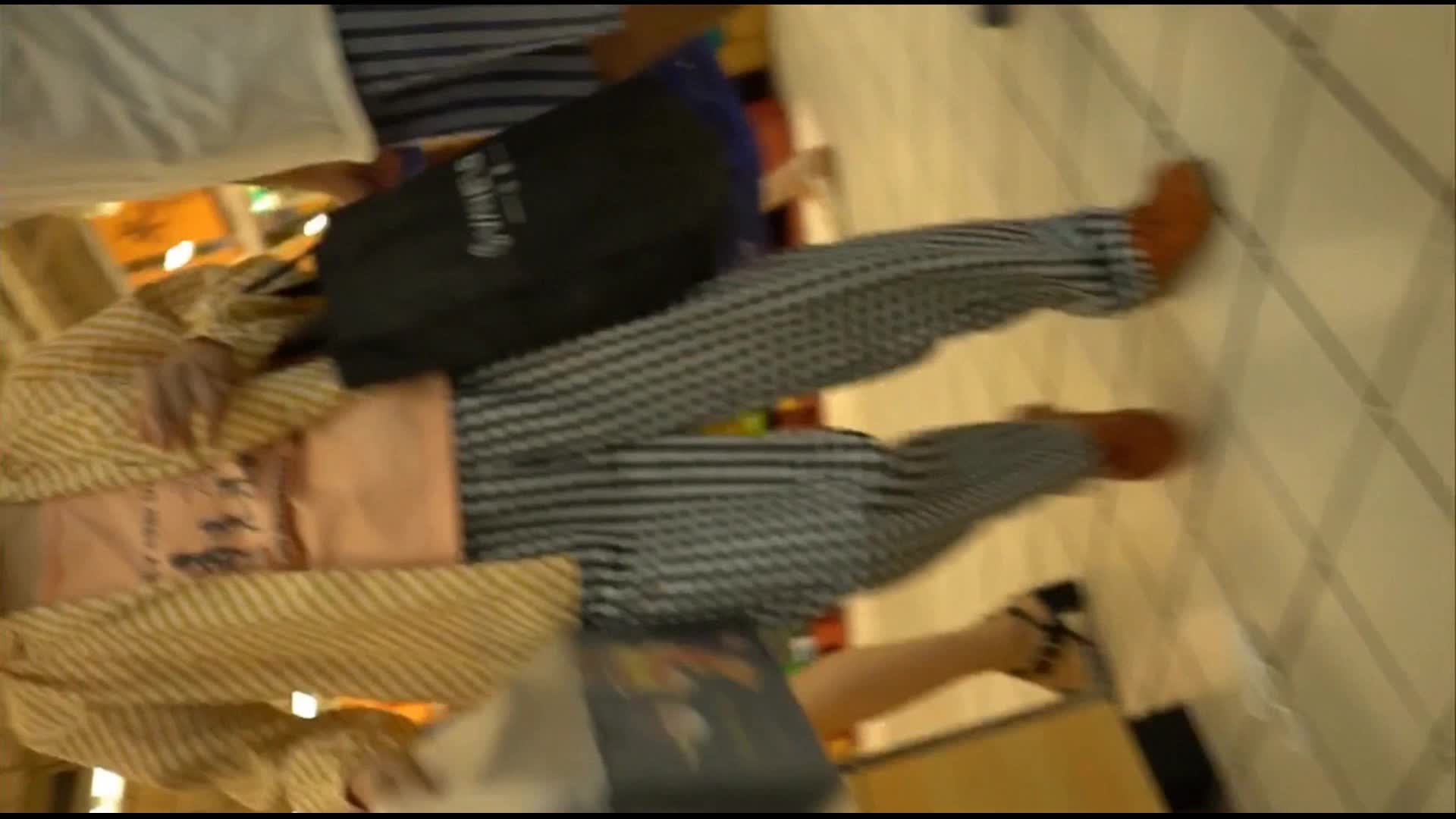 街拍CD】【顶点大师抄底】商场抄底 好多精品的丝袜妹子 丁字内内诱惑十足【130v】 (56)