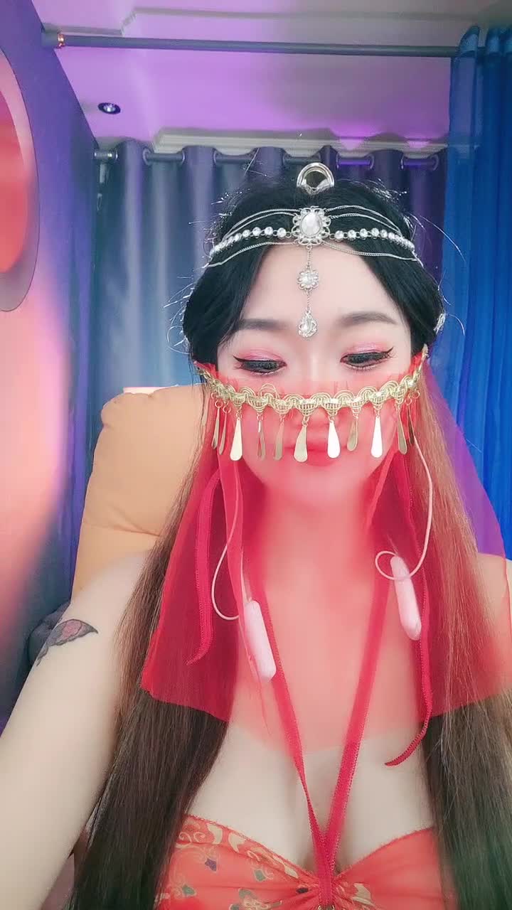 G奶尤物~P2【菲儿裸舞】奔放骚舞掰逼~醉酒姐妹互舔互慰【19V】 (16).MP4