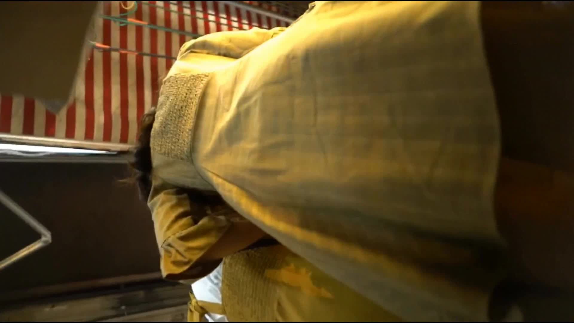 街拍CD】【顶点大师抄底】商场抄底 好多精品的丝袜妹子 丁字内内诱惑十足【130v】 (9)