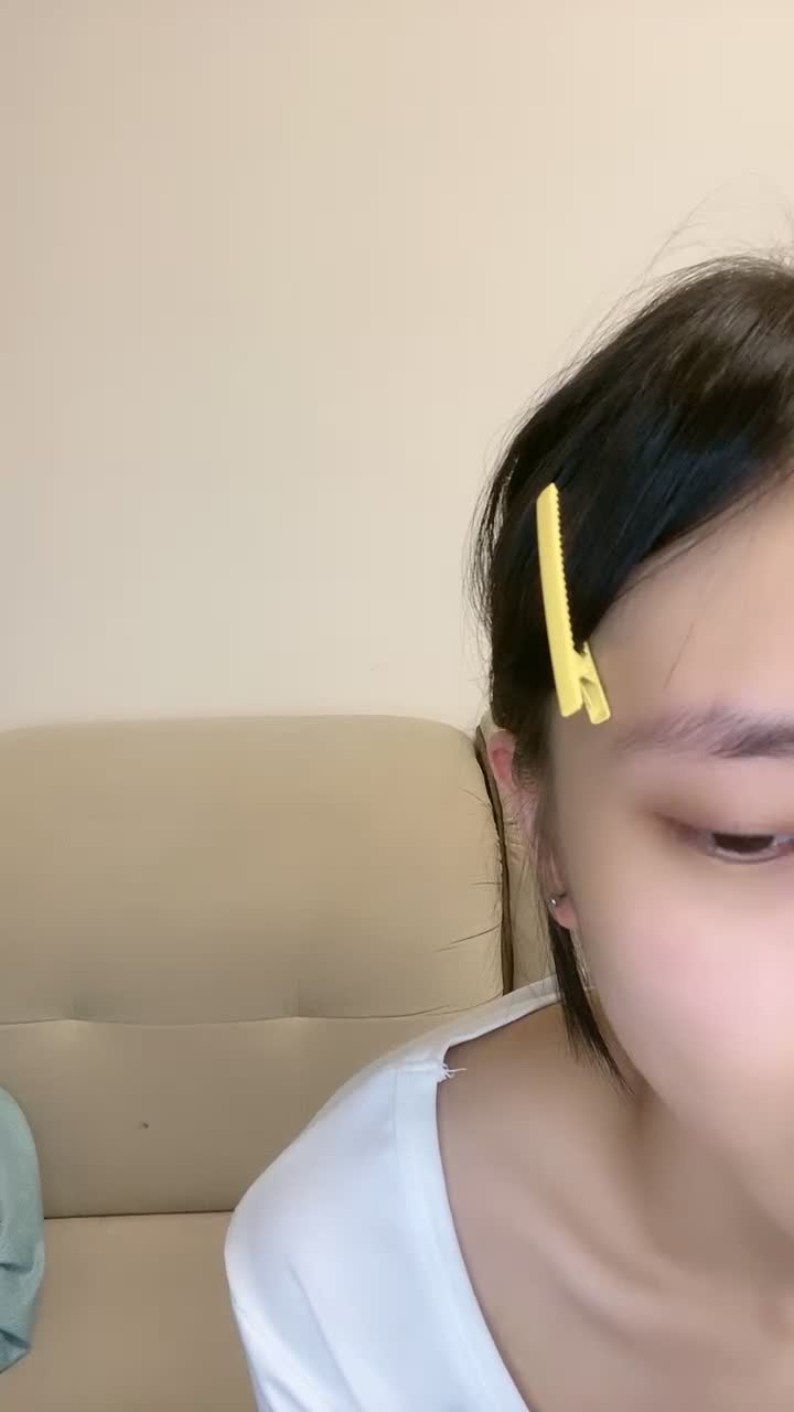 小屁孩下海黄播【萝莉酱酱】一脸稚气~全裸直播【21V】 (17)