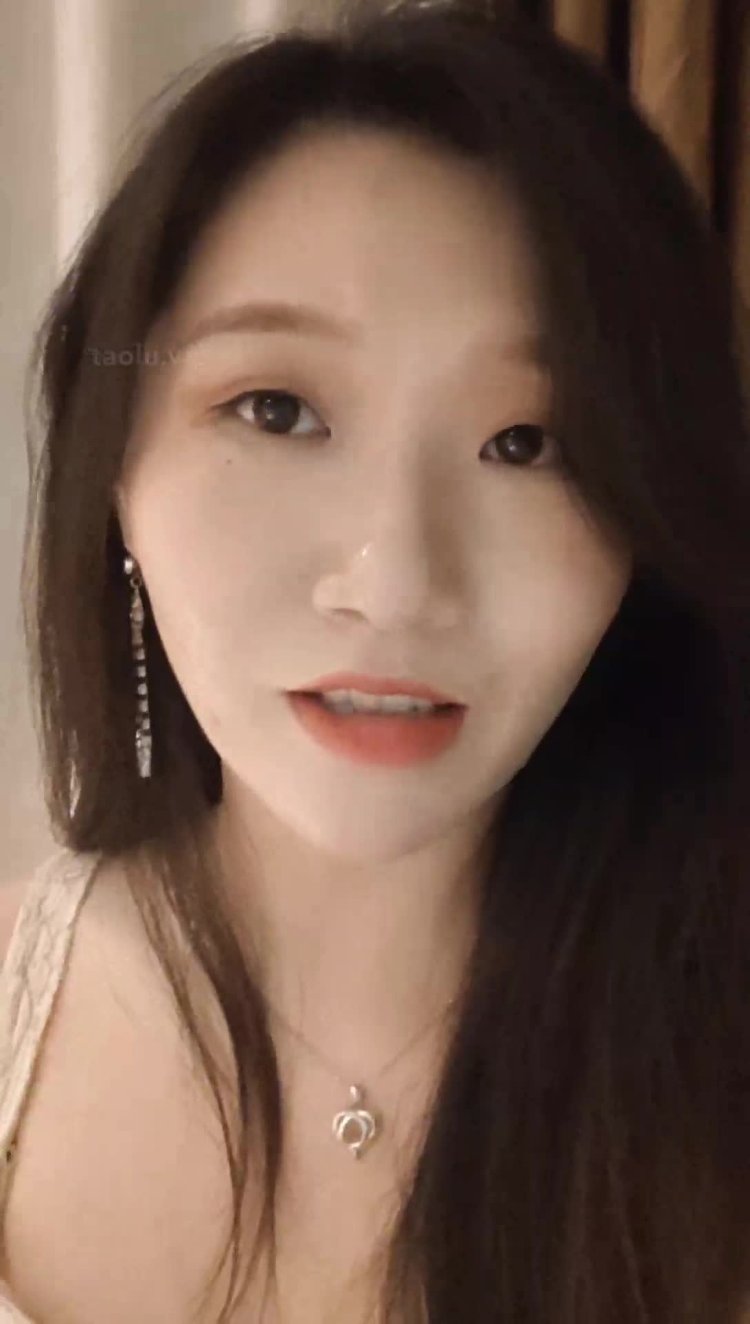 妈妈型女王❤️小麦❤️别叫妹妹叫主人妈妈 后妈的憋精训练 寸止榨精 适合舔屏！【17V】 (13)