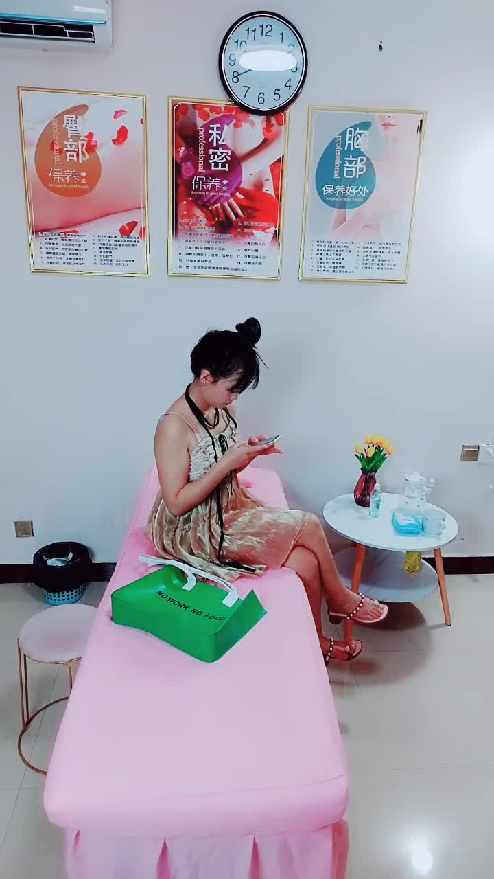 【姑娘你好骚呀】瘦骨仙按摩男糟蹋多位小姐姐 【22V】 (18)