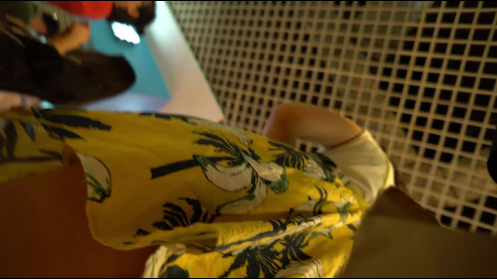 街拍CD】【顶点大师抄底】商场抄底 好多精品的丝袜妹子 丁字内内诱惑十足【130v】 (103)