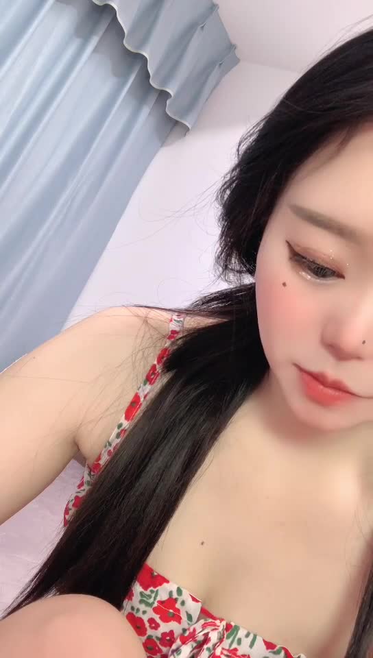 女神下海【饭困】秒杀一众网红~娇嫩酥胸 道具插爆浆【10v】 (8)