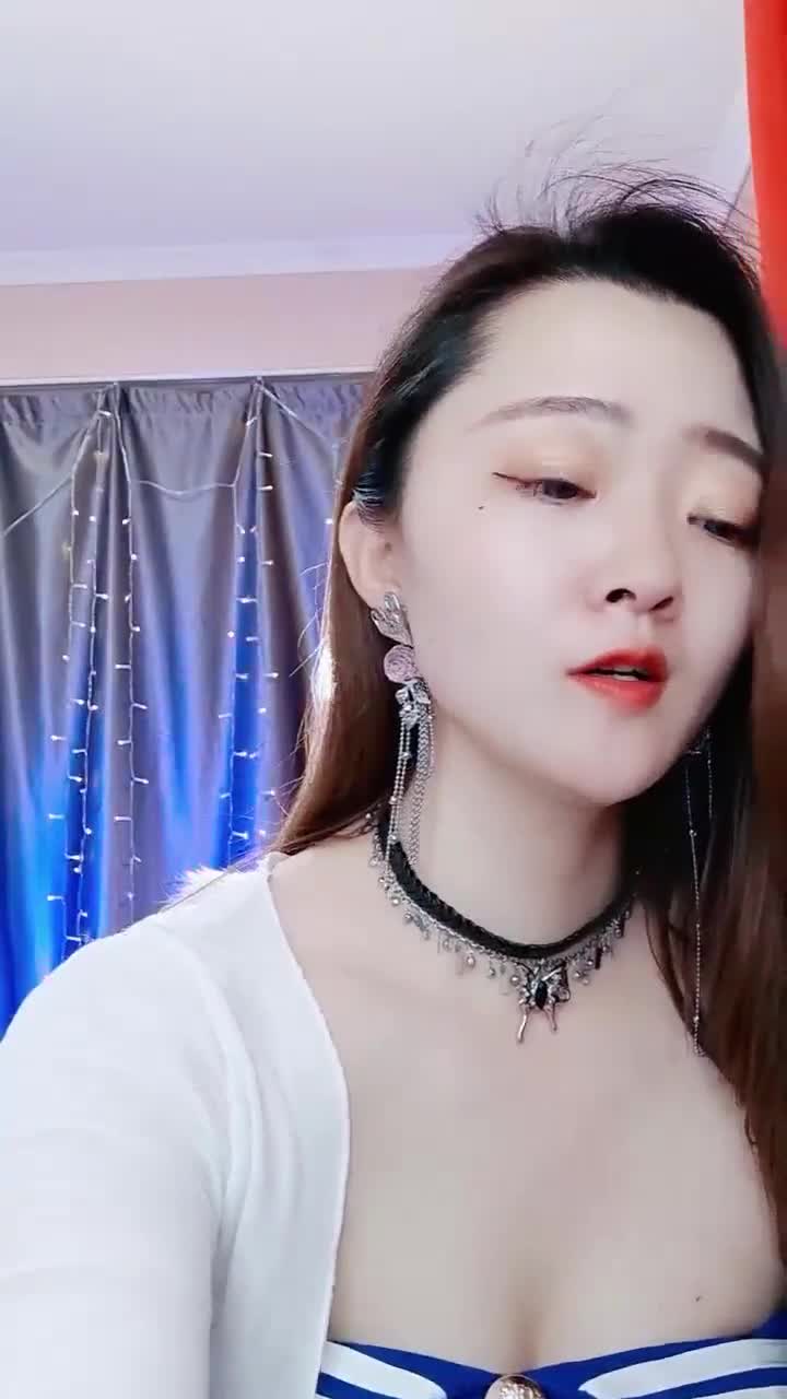 【小姨妈雪儿】合集，艳舞一绝一字马喷水【10v】 (6)