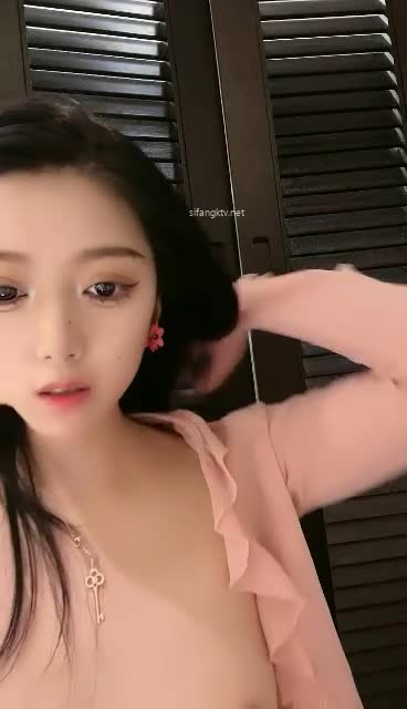 超人气女神【这女孩好看】人气女神回归~无套啪啪~掐脖骑操~口爆【20V1】12 (4)