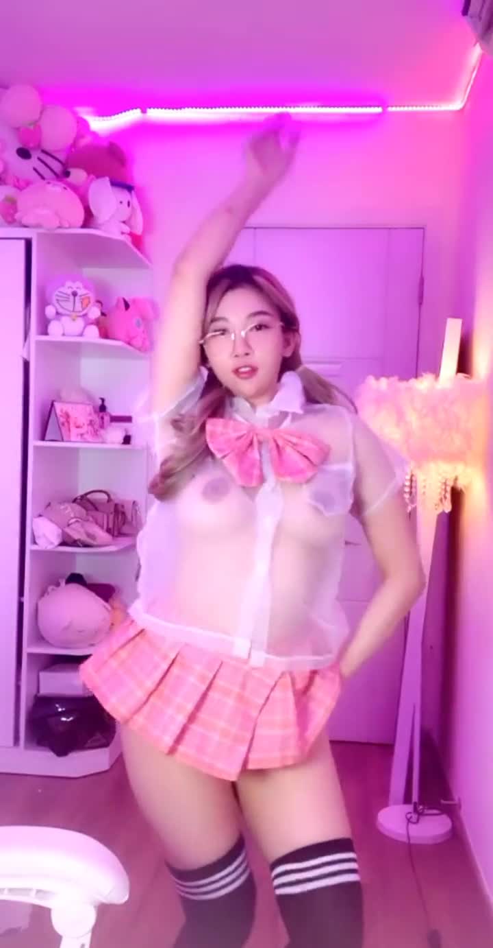 抖音风露脸反差婊  裸舞卡点自慰反差合集【1000 v】 (981)