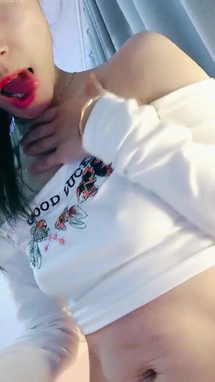 风骚裸舞主播【清芝】阴毛旺盛 扳穴裸舞诱惑【40v】 (20)