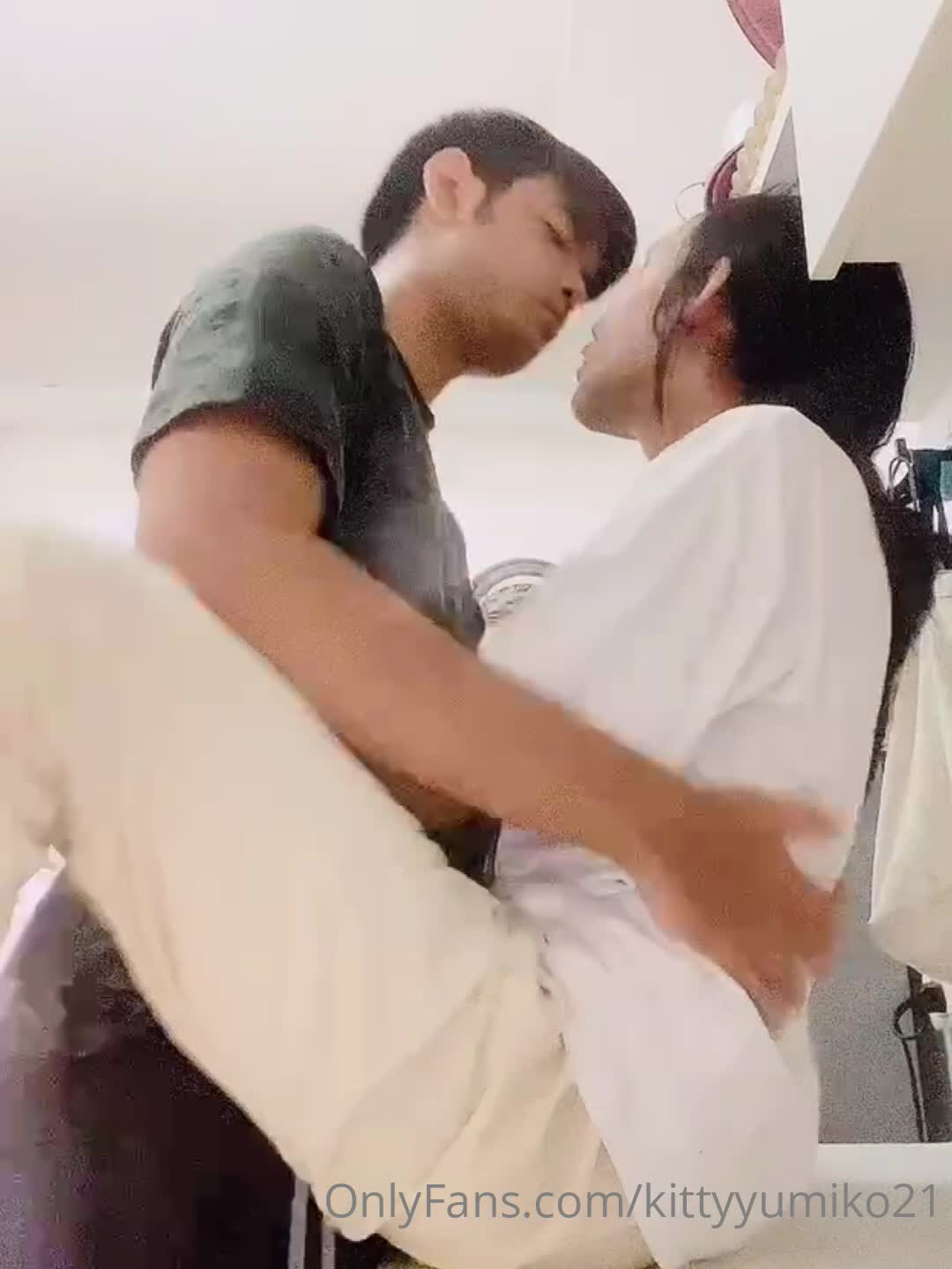 TS伪娘人妖❤️Kittyyumiko❤️喜欢和直男做 甜美可爱的外表下长着一根大肉棒 反差感十足！【219V】 (213)