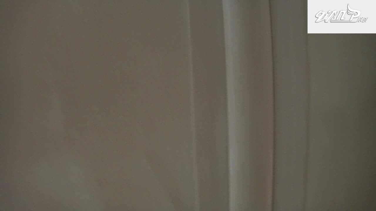 Qian-P系列 商场厕拍合集，超清特写 阴毛阴唇清晰可见 好多高颜值 白领 学生妹【600v】 (2)