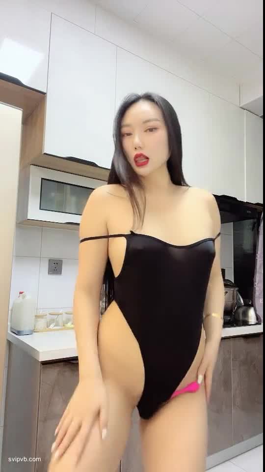 骚浪美女【宅男榨汁姬】公共厕所露出自慰 黑丝跳弹狂震 假阳具抽插【40v】 (21)