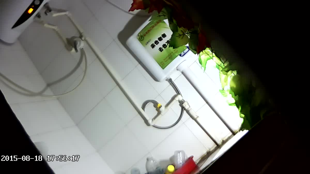 卫生间偷拍 女生背刺室友 偷拍宿舍闺蜜卫生间洗澡更衣 尿尿生活日常【200v】 (1)