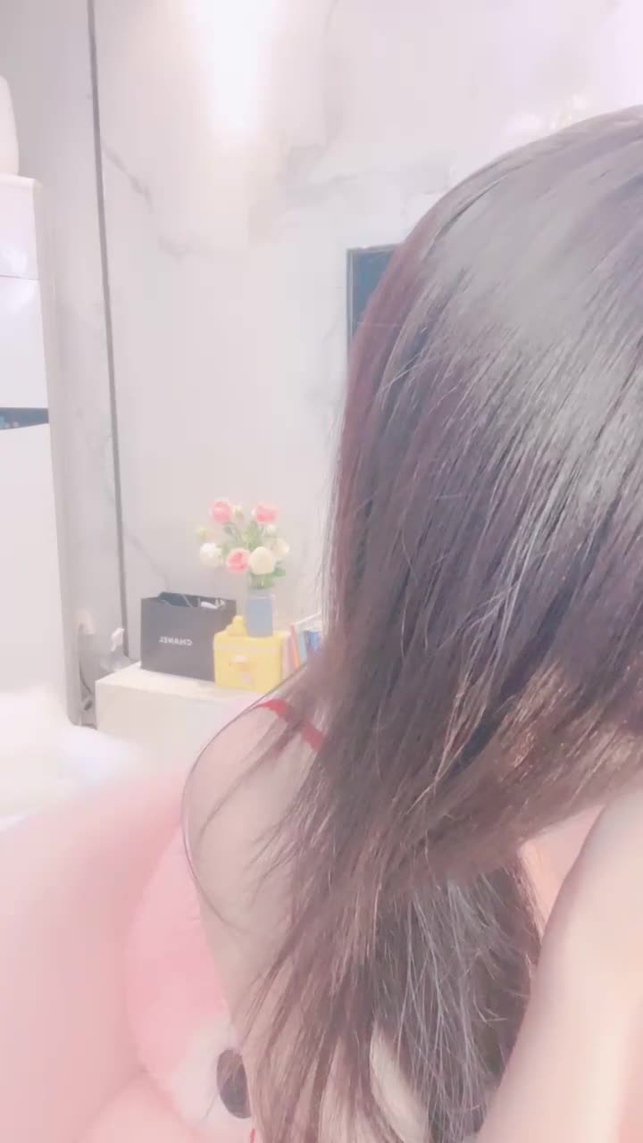 顶级大奶尤物【空白名】白皙美腿~G奶挑逗~掰穴柔逼【35V】 (11)