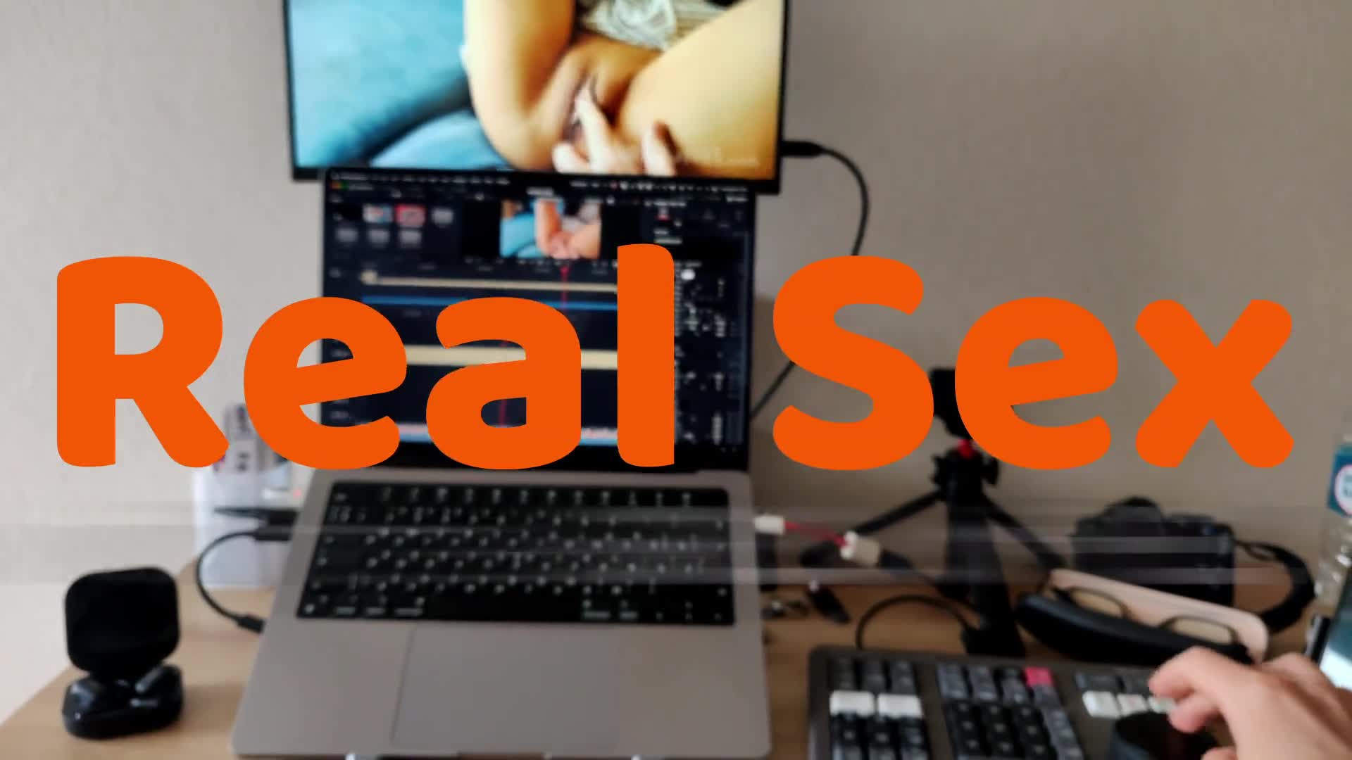 亚裔萝莉FlameHEL和外国大叔BDSM，道具捆绑强制高潮被活活操哭！【256v】 (88)