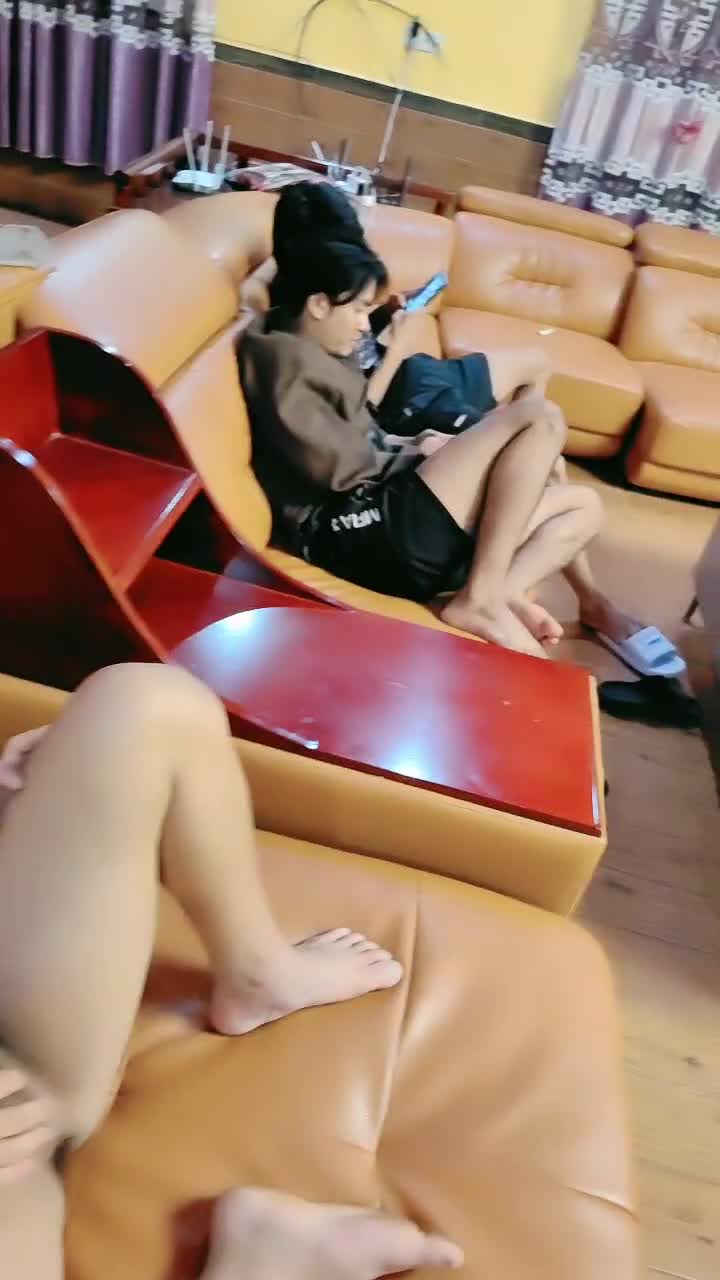 七彩直播-多人集体淫乱直播间【顶顶顶】轮流操B，场面刺激【41V】 (33)