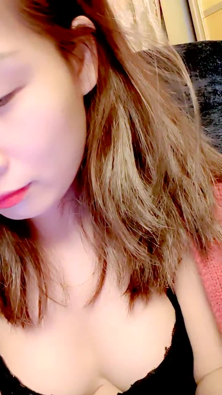 极品KJ少女童颜巨乳【少萝皇温卿宝宝】童颜巨乳~掰穴美穴~自慰【40V】 (36)