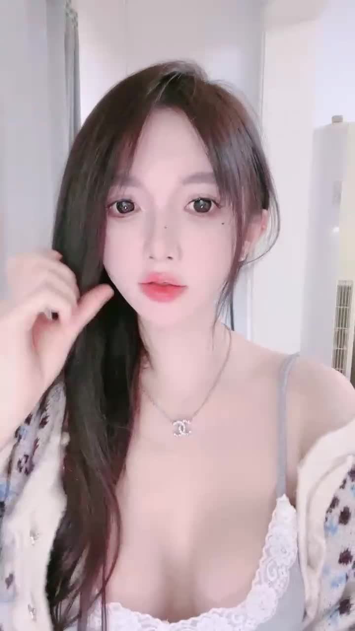 顶级大奶尤物【空白名】白皙美腿~G奶挑逗~掰穴柔逼【35V】 (34)