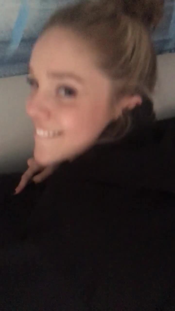 【自整理】喜欢口爆颜射的金发女郎，用红唇小嘴裹住大肉棒要喝酸奶！【115V】 (115)