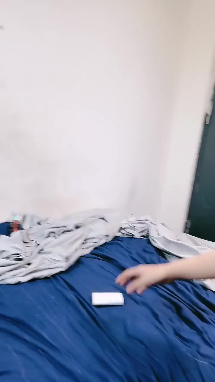 1月中旬合集【红浪漫】好几个女神被一群混混干翻了~操宿舍女生【12V】 (8)