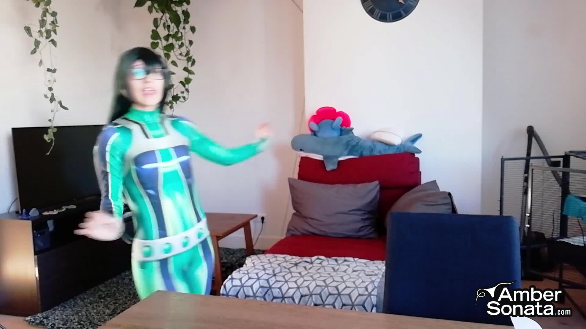 Custom： Getting Off to This Nerdy Girl (ph5ed94a30064b5)