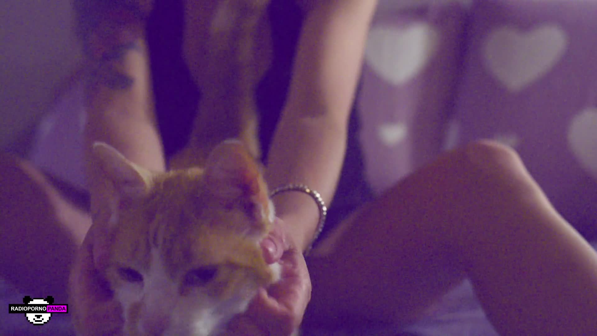 PandaVlog： due amiche si fingono finte sorellastre per far felice il motore di ricerca di Pornhub (ph60d1b0672c211)