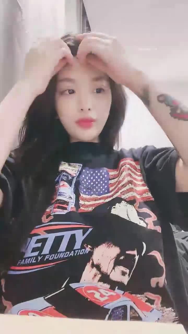 G奶尤物【大啵啵】原子级巨乳抖奶~道具自慰~粉逼~裸舞晃晕【16V】 (12)