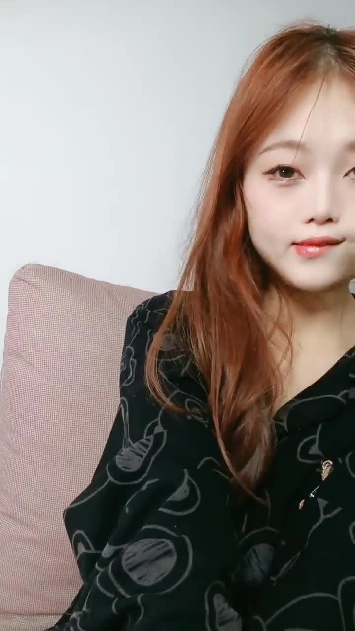 【蓝蓝儿】丝袜大长腿~制服诱惑~道具自慰~裸舞贴屏爆菊【11V】 (10)