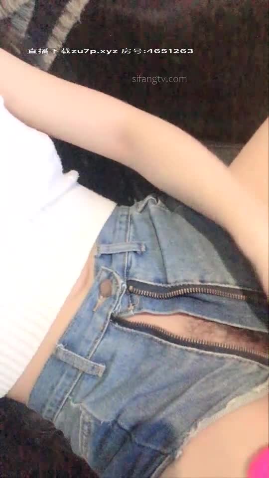 极品颜值骚货【小母狗很骚哦】露脸全裸露出口交【100v】 (85)