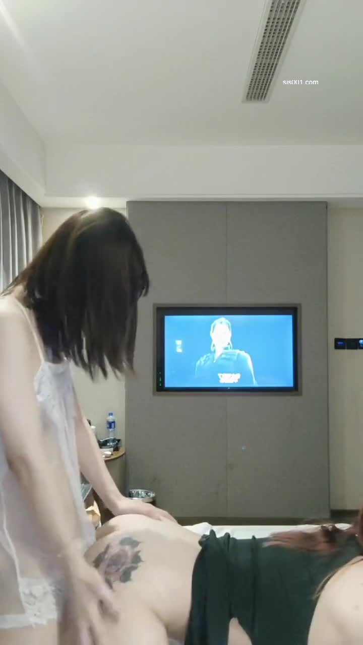 眼镜伪娘 本黄毛最初女装就是为了免费透男娘 只是一不小心雌堕了