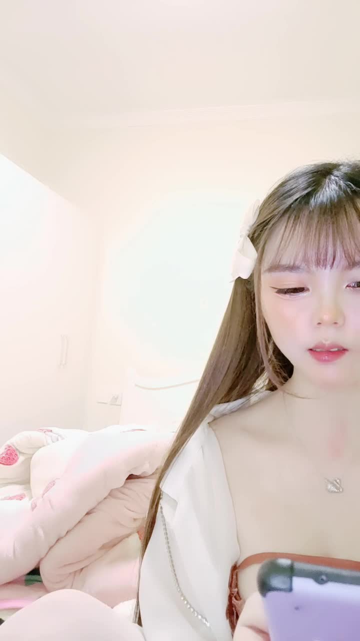 雪白大奶绿播【双倍快乐】性感双妹~抖胸聊骚【10V】 (9)